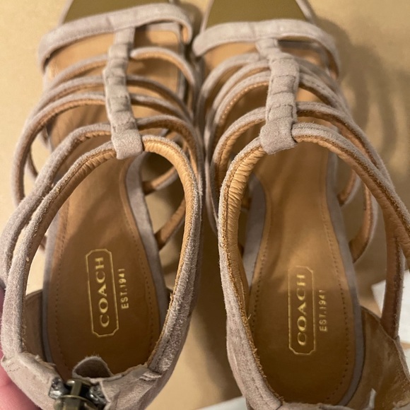 COACH LAVANIA HEELS - Picture 4 of 13